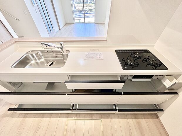 使いやすさを優先したスライド式収納タイプ！