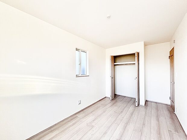 収納が充実しているので、居住スペースを広く使えます。 