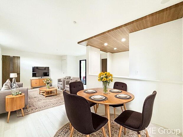 落ち着いた雰囲気のLDKは家族みんなの快適空間※家具はCGです