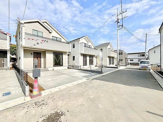 見通しの良さとともに、街並みに開放感を与えてくれます。