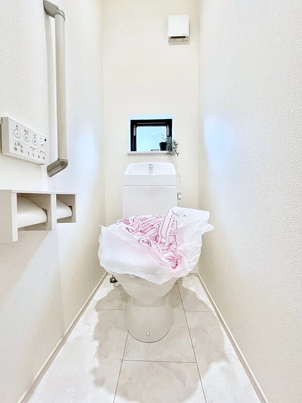 トイレは安心の2箇所！朝のバタバタも一安心です。 