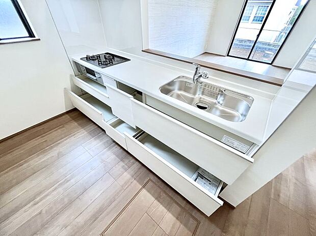 使いやすさを優先したスライド式収納タイプ!