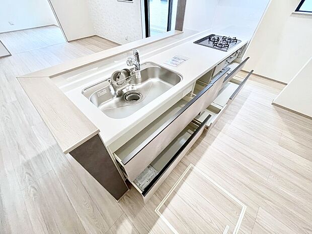 使いやすさを優先したスライド式収納タイプ！