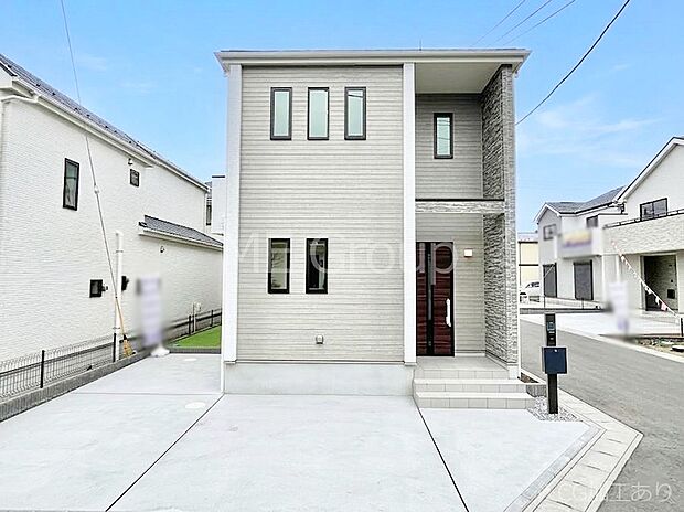 洗練された外観、上質な住空間が広がる室内は永く安心して過ごせる住居です。 