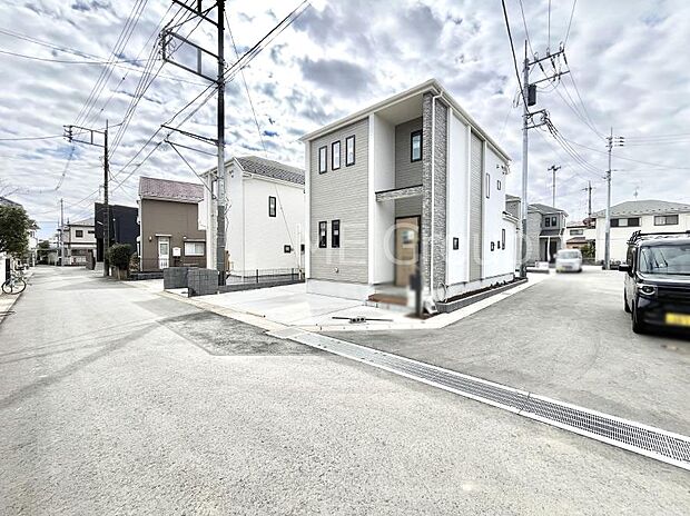 前面道路はきちんと整備されています