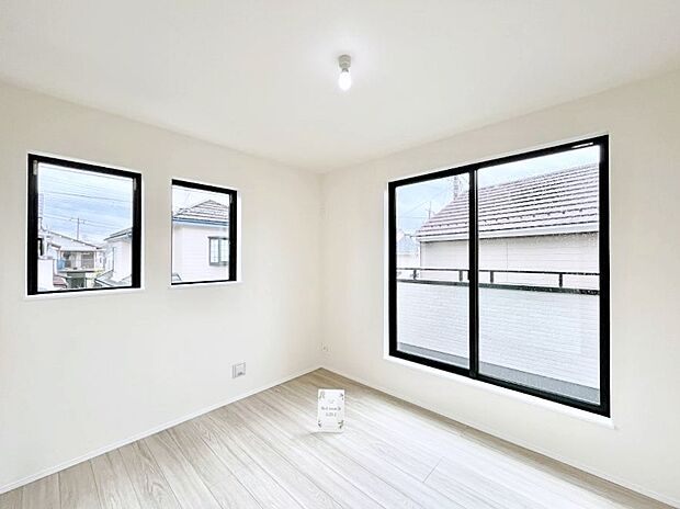 2面採光なので、明るく風通しも良く心地良い生活が送れます。