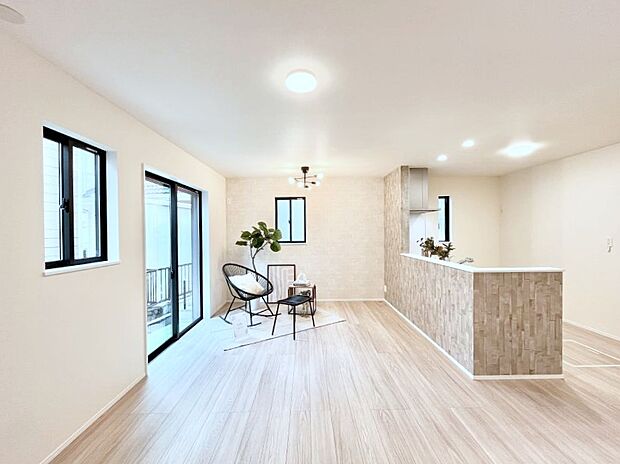 家族の笑顔が自然と生まれてくる、そんな雰囲気のダイニングに仕上がっています 