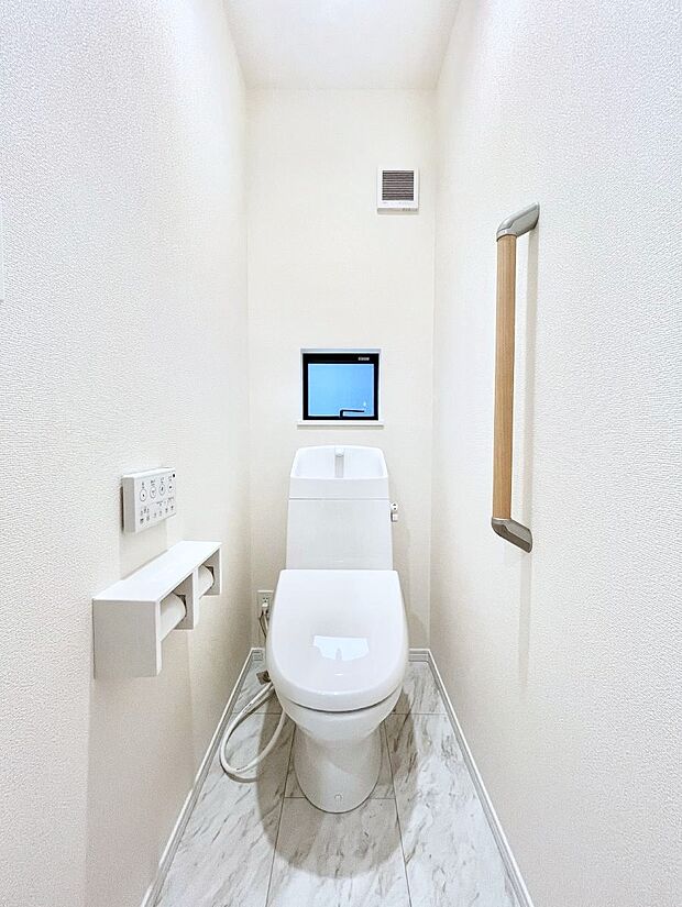 トイレは安心の2箇所!朝のバタバタも一安心です。