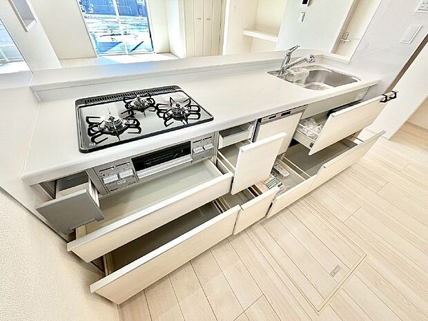 使いやすさを優先したスライド式収納タイプ！