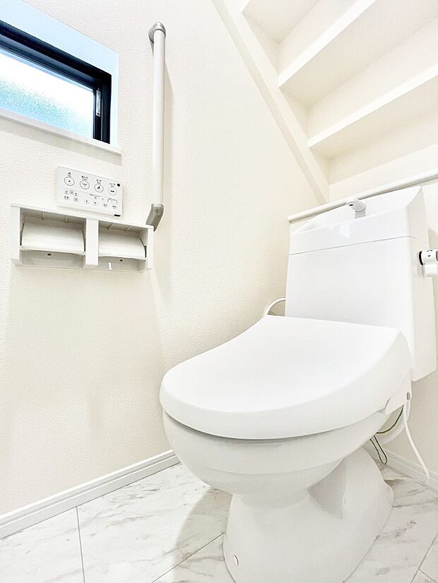 明るく清潔感のあるトイレです。 