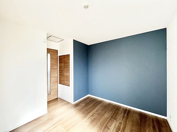 アクセントクロスを使用しワンランクアップの空間に。