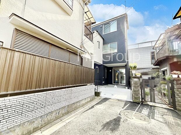 洗練された外観、上質な住空間が広がる室内は永く安心して過ごせる住居です。