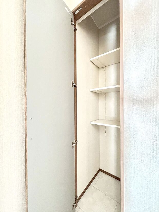 便利なリネン庫で、スッキリした使いやすい洗面室に