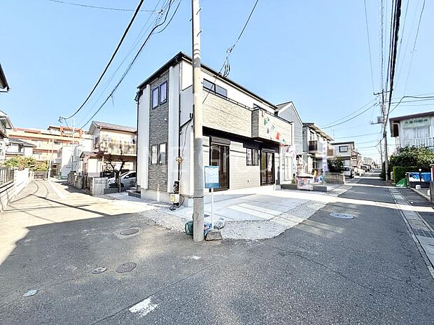 前面道路はきちんと整備されています