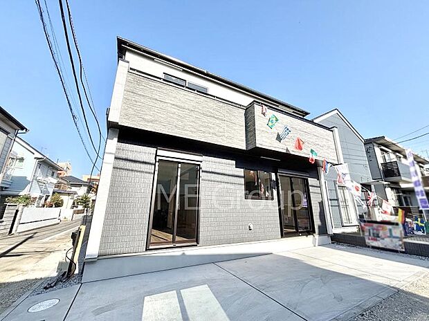 溢れる陽光でご家族の笑顔も輝く