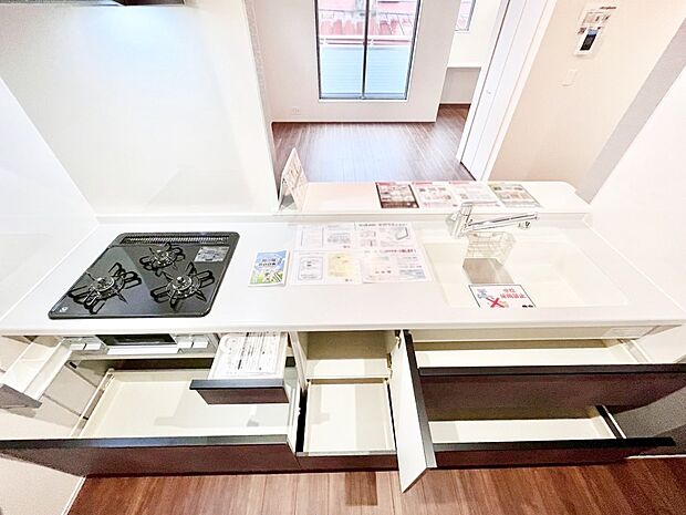 使いやすさを優先したスライド式収納タイプ!