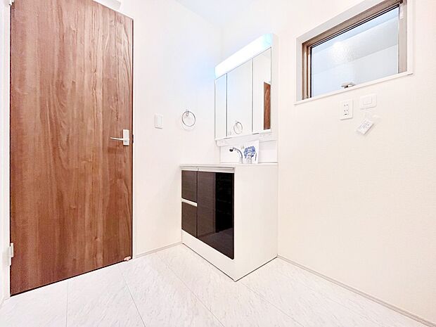 広々とゆとりのあるランドリースペース。  