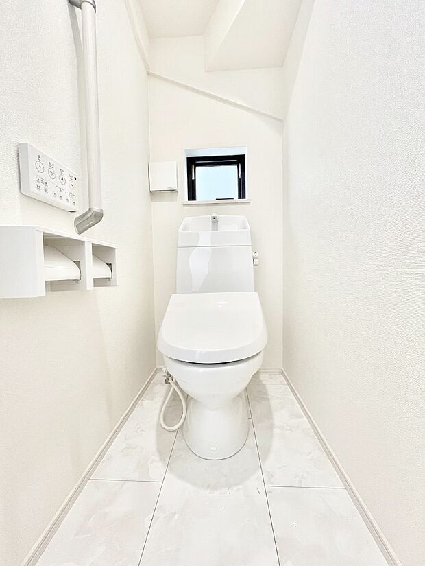 トイレは安心の2箇所！朝のバタバタも一安心です。 