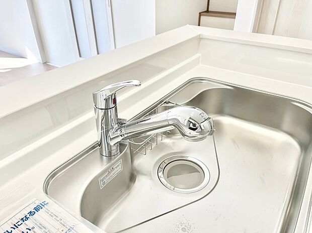 いつでも清潔なおいしいお水を。一つの水栓で水道水と浄水を使い分け。