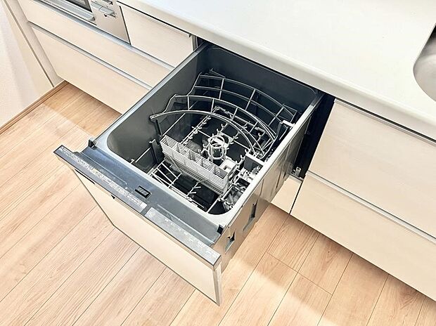 面倒なお片づけは食洗機にお任せ！家事の負担が減って、時間にも気持ちにもゆとりができます。