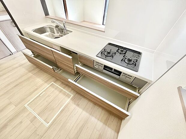 使いやすさを優先したスライド式収納タイプ！