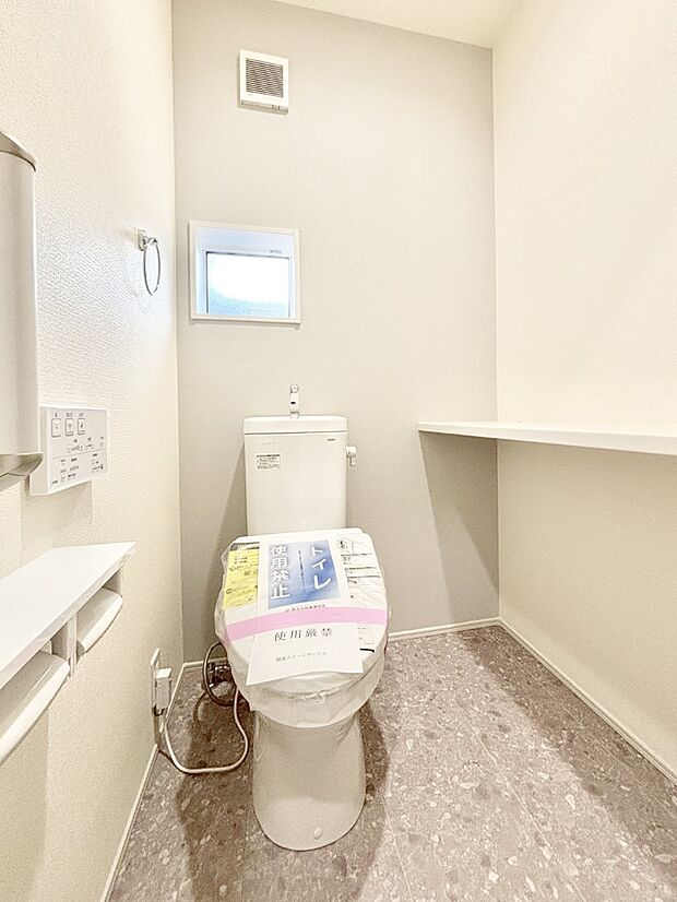 トイレは安心の2箇所!朝のバタバタも一安心です。