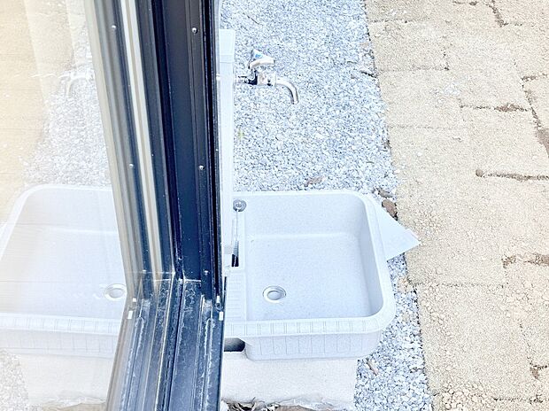 外水栓があると、庭のお手入れやちょっとした手洗い・洗車に便利です!