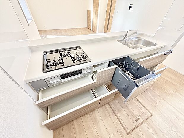 使いやすさを優先したスライド式収納タイプ！