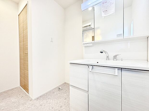 広々とゆとりのあるランドリースペース。  