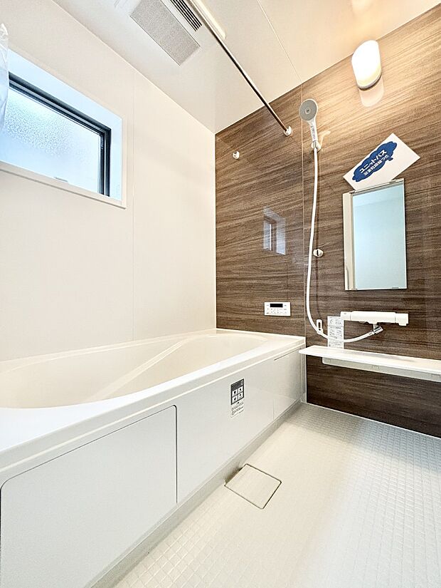 落ち着いた雰囲気でゆっくりお寛ぎいただけるバスルーム