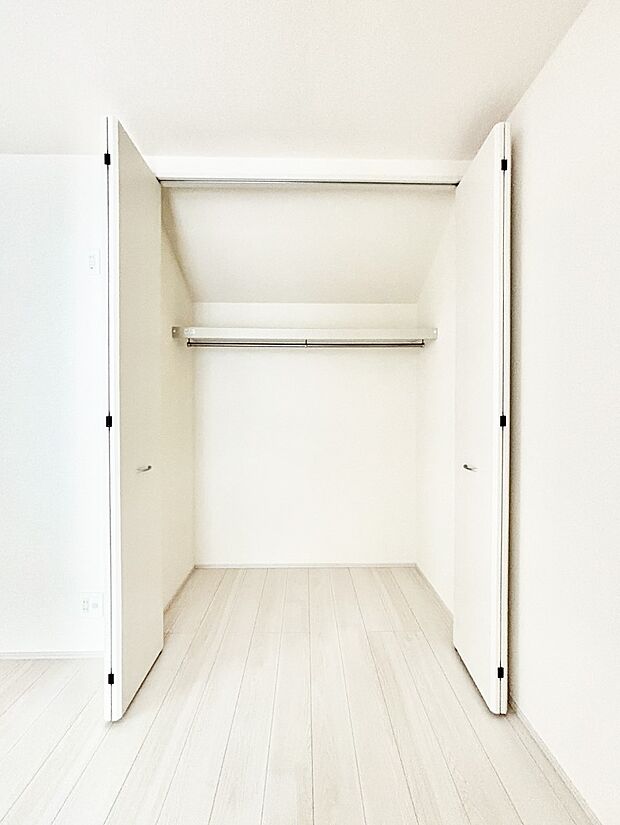 たっぷりの収納スペースで快適に暮らせそう 