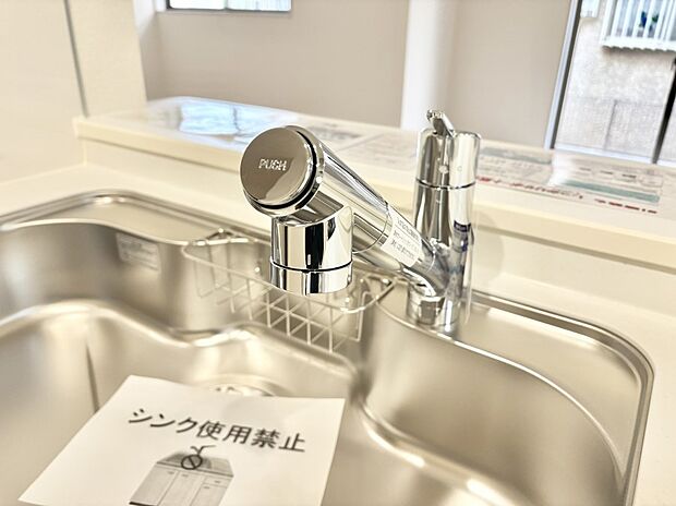 いつでも清潔なおいしいお水を。一つの水栓で水道水と浄水を使い分け。