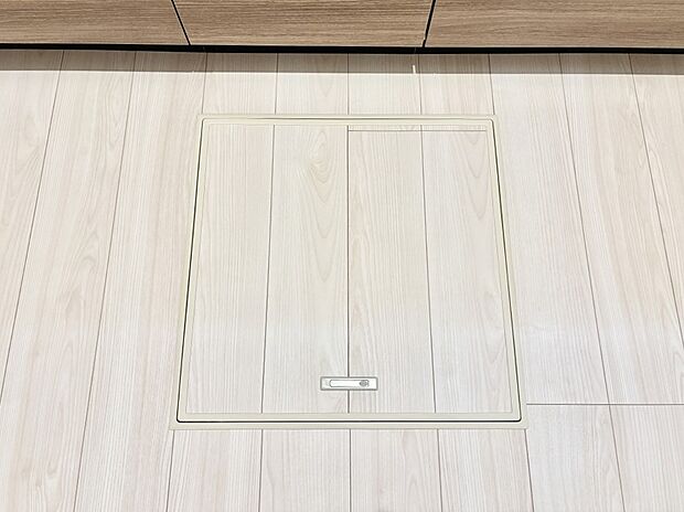 床下収納付き!日用品・非常用品の収納にも大活躍。
