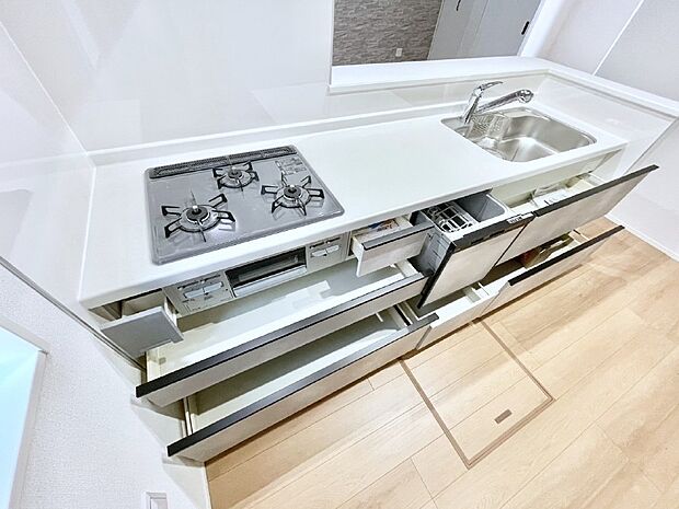 使いやすさを優先したスライド式収納タイプ！