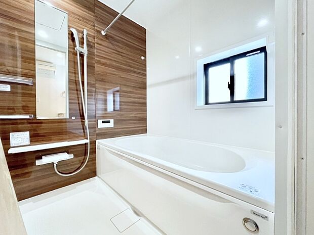 落ち着いた雰囲気でゆっくりお寛ぎいただけるバスルーム