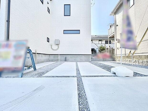 駐車2台可能!急なお客様の駐車に。また、ご家族の自転車スペースとしても大活躍。