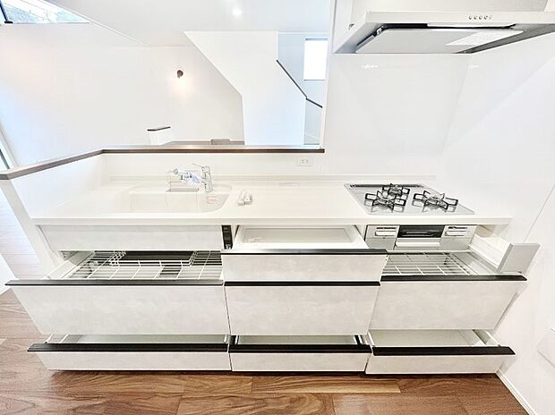 使いやすさを優先したスライド式収納タイプ！