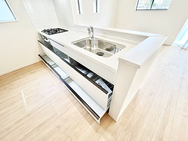 使いやすさを優先したスライド式収納タイプ!