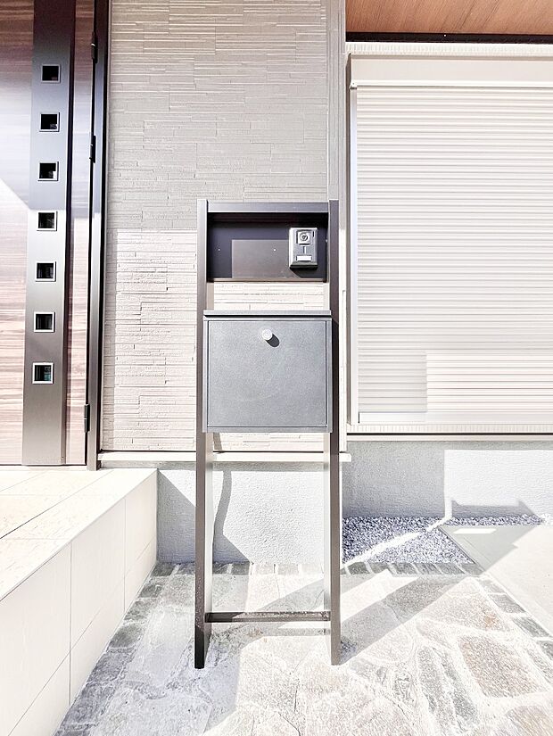 表札・インターホン・ポストをひとつに集約