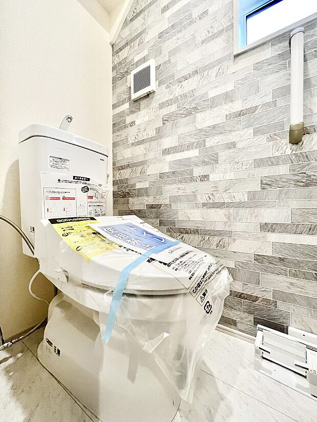 トイレは安心の2箇所！朝のバタバタも一安心です。 