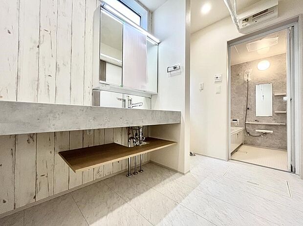 広々とゆとりのあるランドリースペース。  