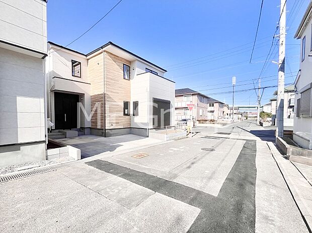 たっぷりの陽光と心地よい風が舞い込む住まい