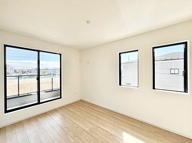 明るいバルコニーサイドに洋室を設置。目覚めの良い寝室に。