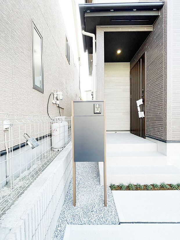 表札・インターホン・ポストをひとつに集約