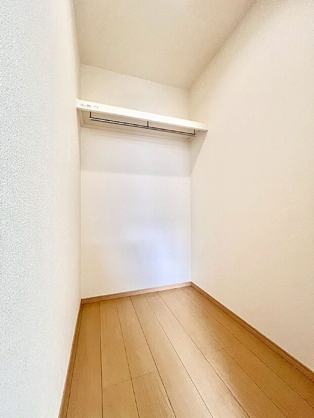 毎日の服選びが楽しくなるウォークインクローゼット 