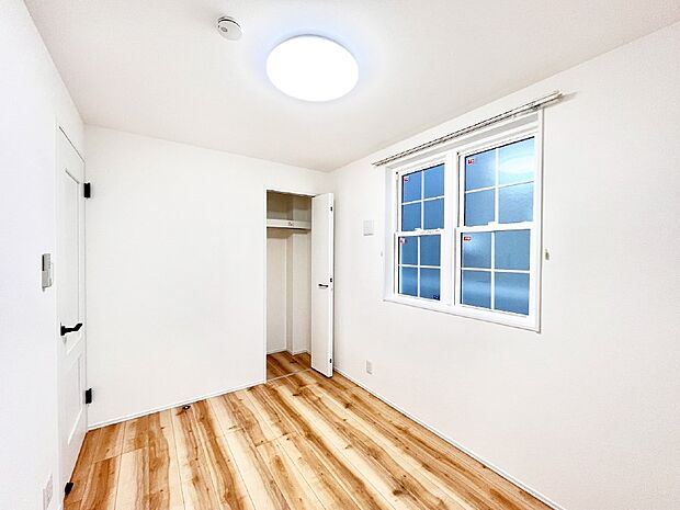 使いやすい形でベットや家具の置き方にも困ることもありません。   