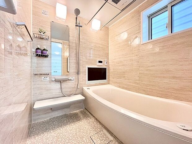 落ち着いた雰囲気でゆっくりお寛ぎいただけるバスルーム