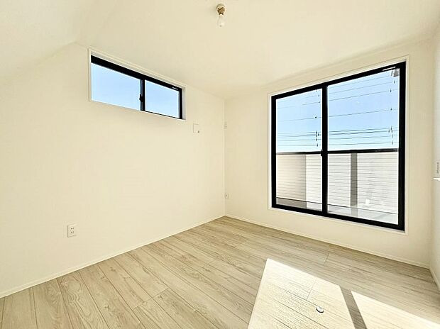 爽やかな日差しがお部屋全体を優しく包み込んでくれます