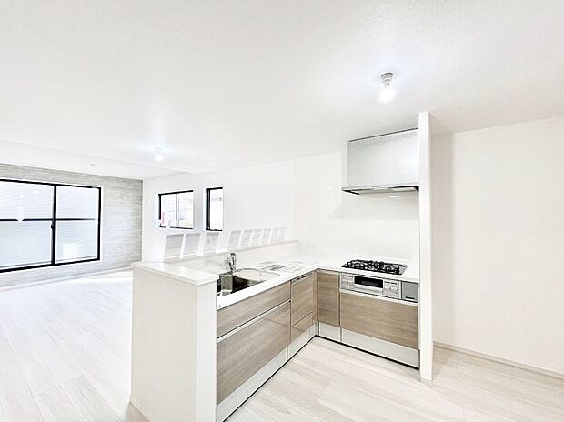 料理をしながらご家族との会話を楽しめる対面カウンターキッチン