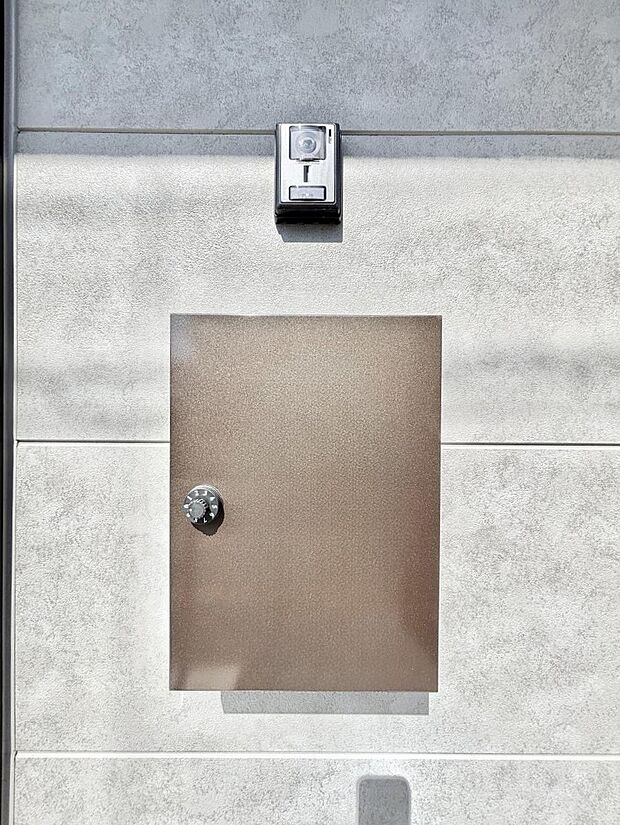 シンプルデザインのポスト。